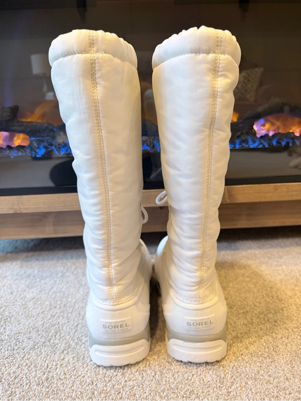 Sorel Snowlion women’s size 8 white winter boots